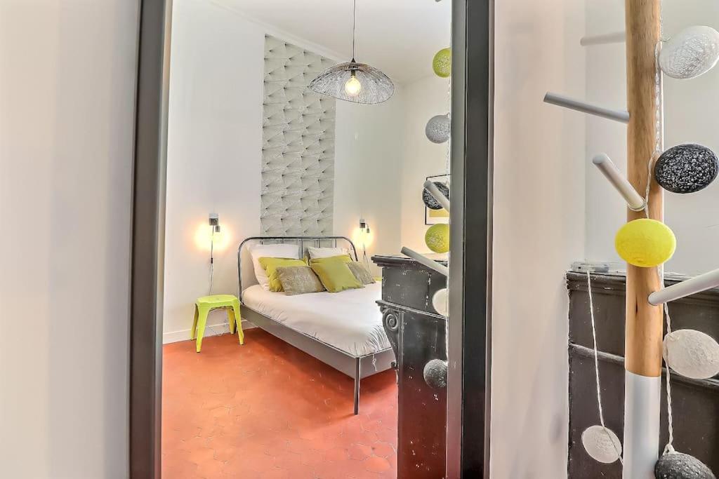 Le Yellow - Central - Climatise Nîmes Kültér fotó