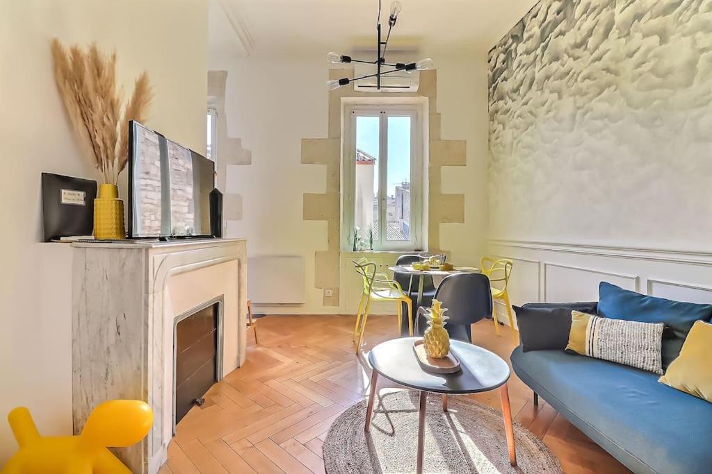 Le Yellow - Central - Climatise Nîmes Kültér fotó